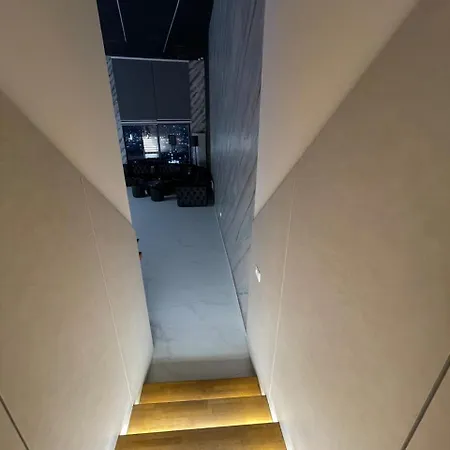 Elezi 2 Villa *